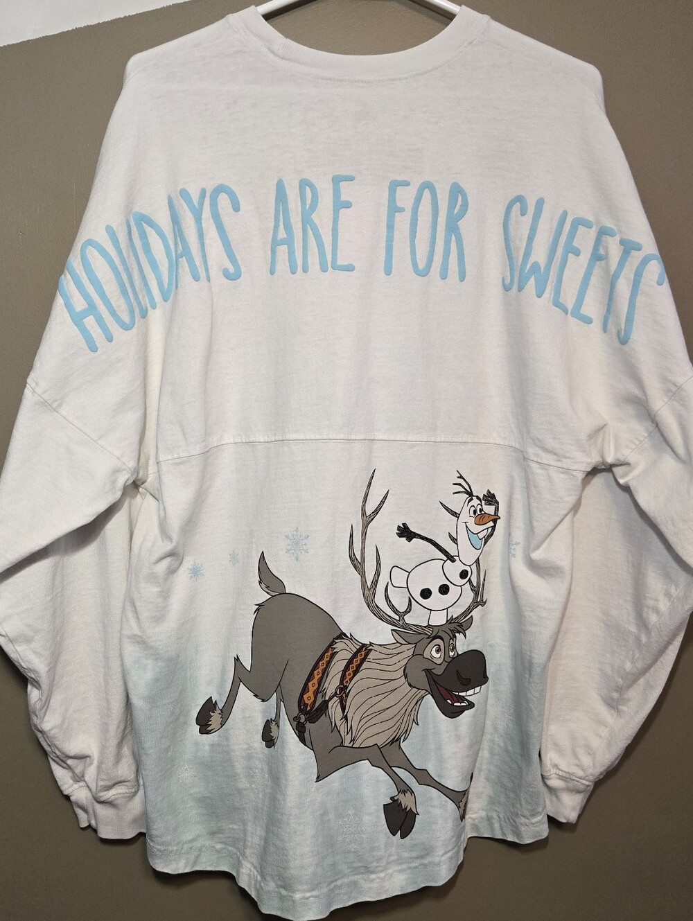Disney Unisex Spirit Jersey Epcot Festival of The Holidays Olaf Sven Size Medium